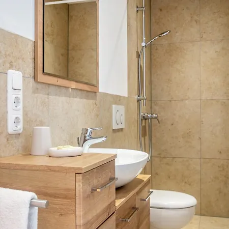 Hopfengarten 4 *